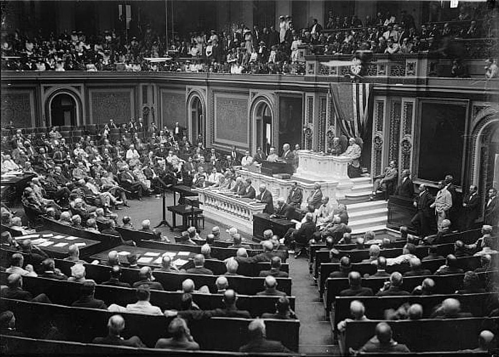 President Woodrow Wilson addresses Congress. MUST CREDIT: Library of Congress.
