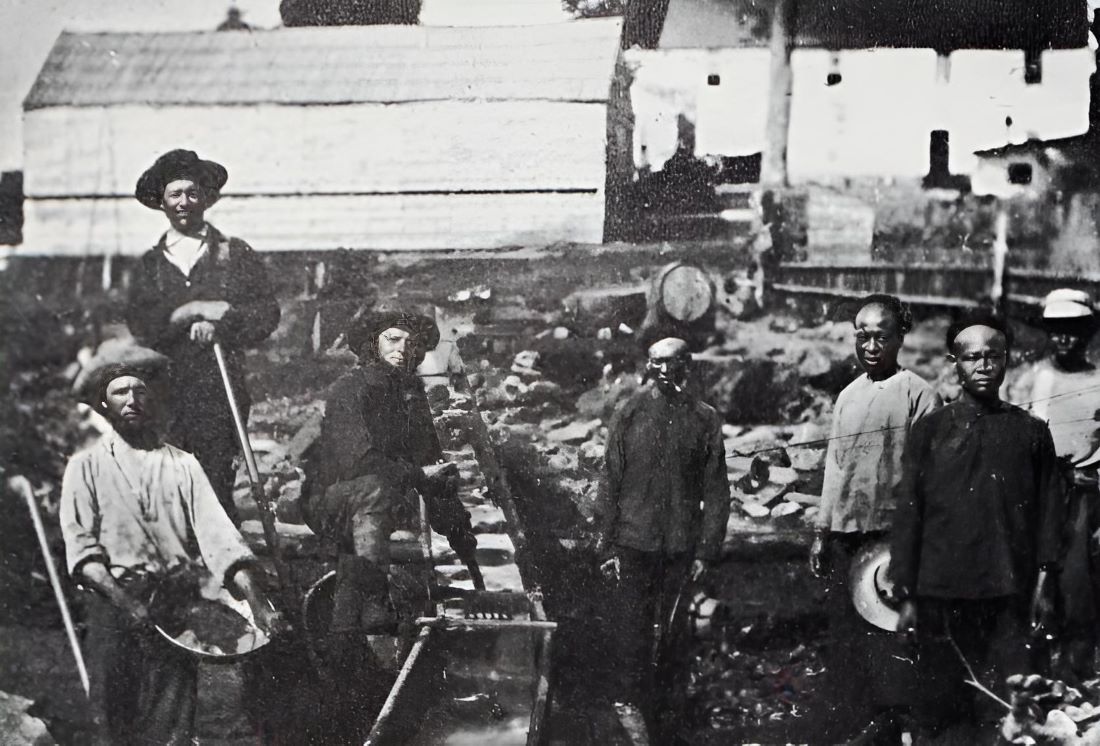 American and Chinese miners in the mid-19th century
