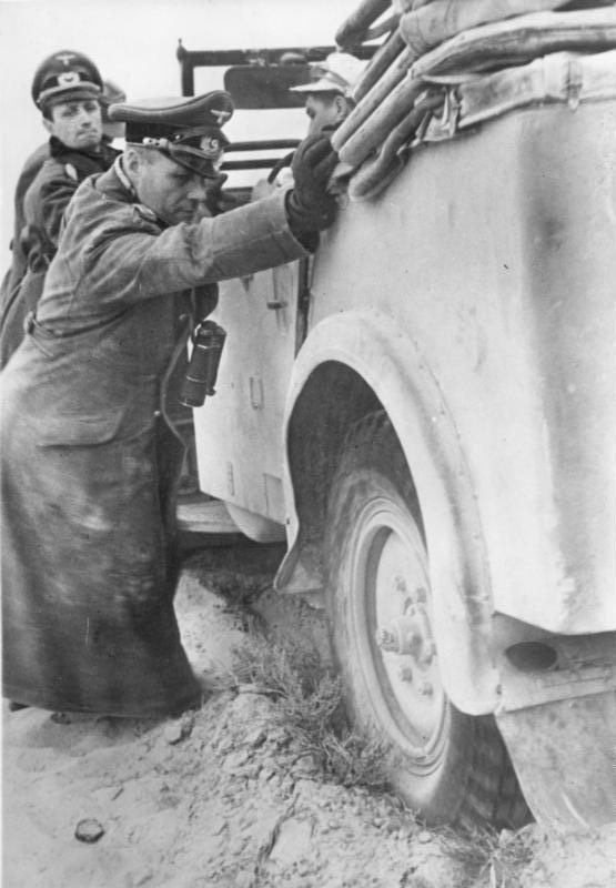 Rommel helping to free his staff car, a Škoda Superb Kfz